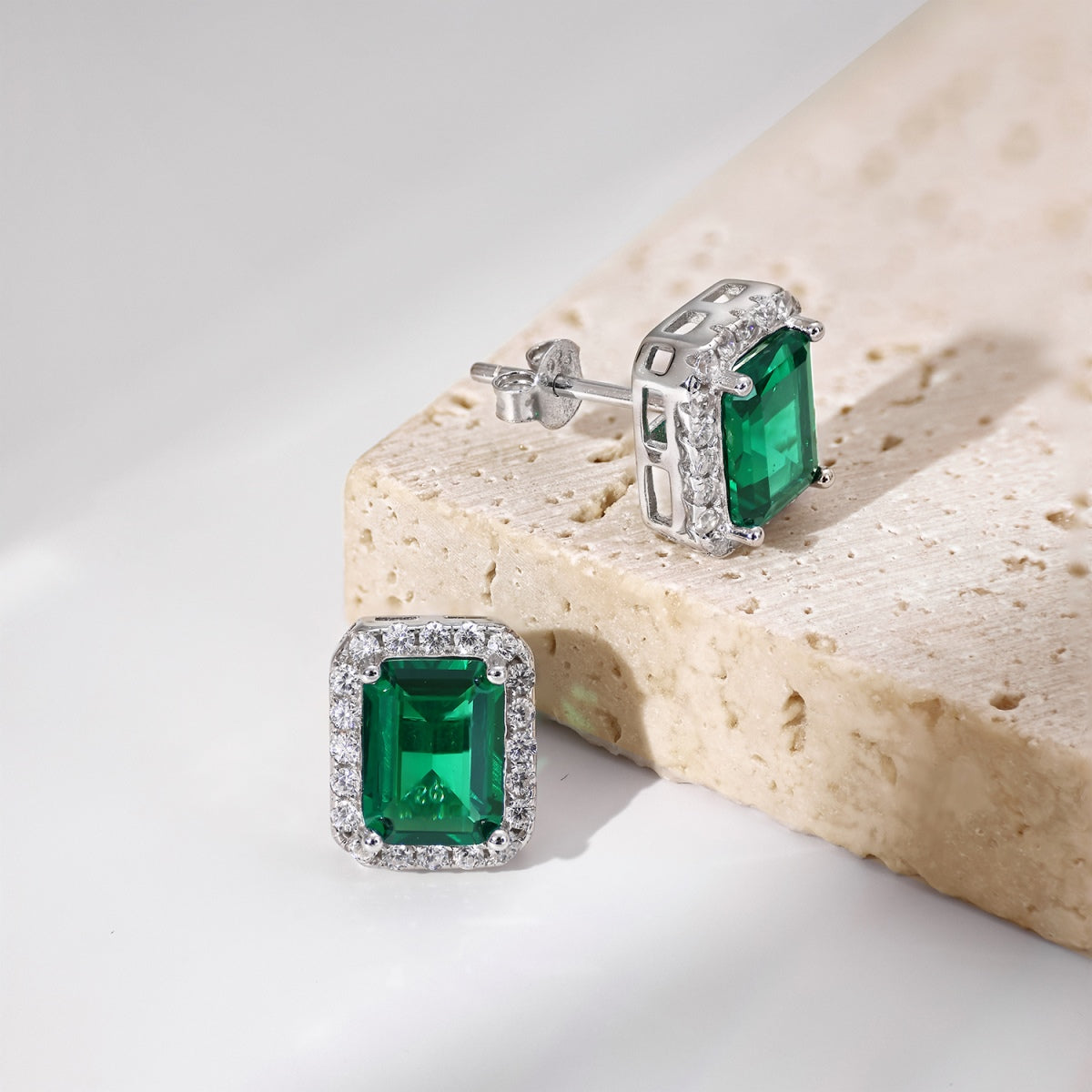[AuraEcho]Luxurious Dainty Emerald Cut Banquet Earrings