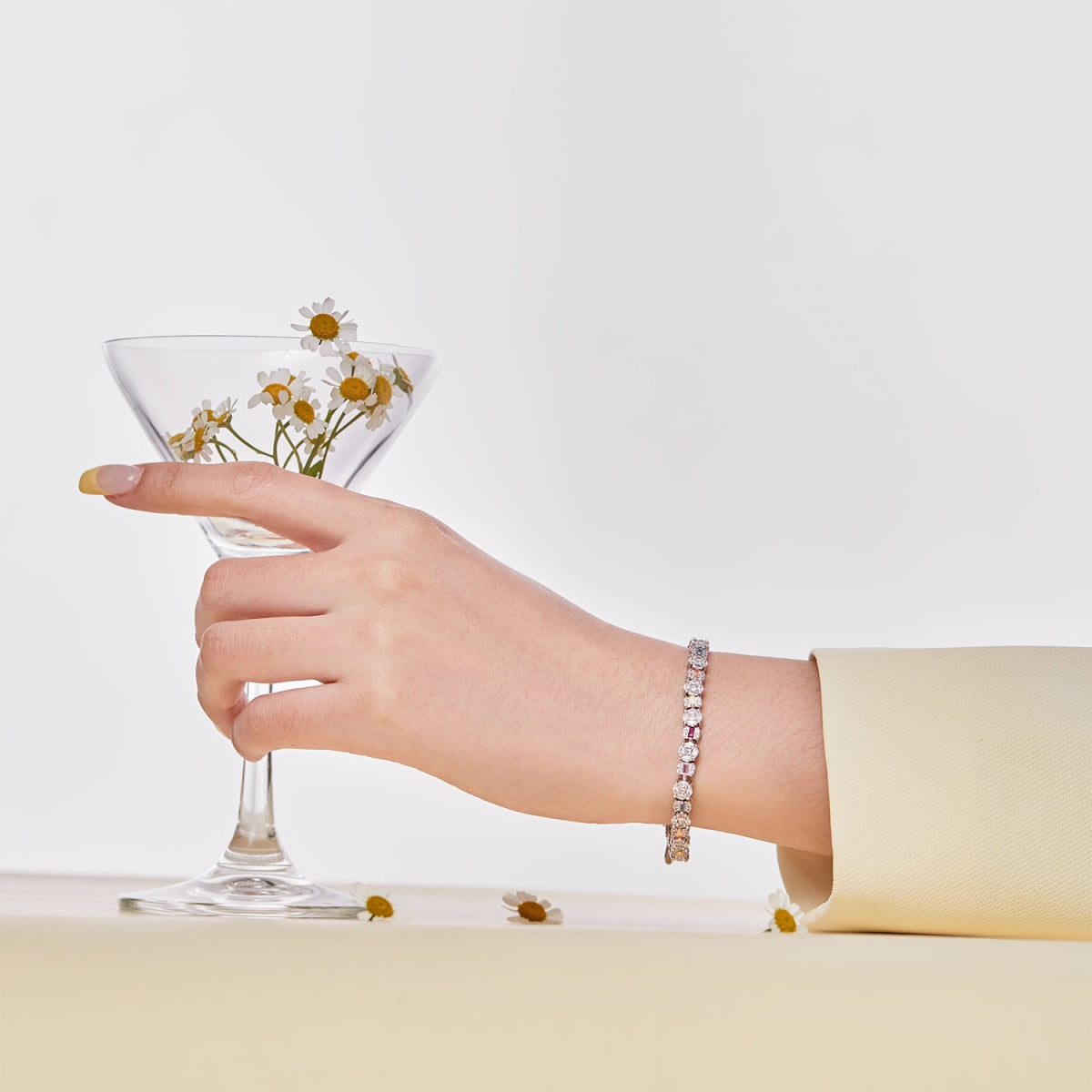 [AuraEcho]Dazzling Radiant Multi Cut Daily Bracelet