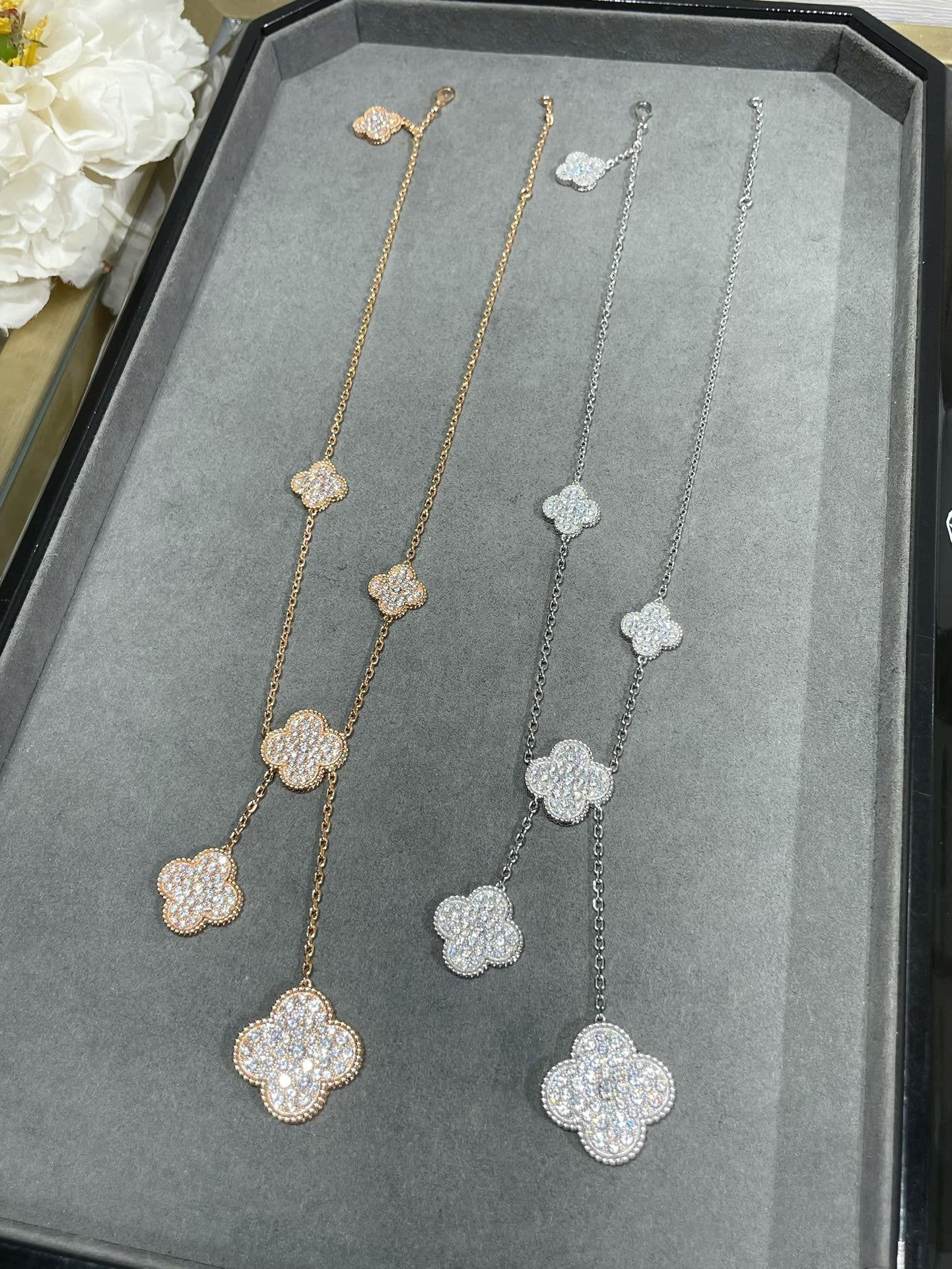 [AuraEcho]CLOVER 6 MOTIF DIAMOND PAVED NECKLACE