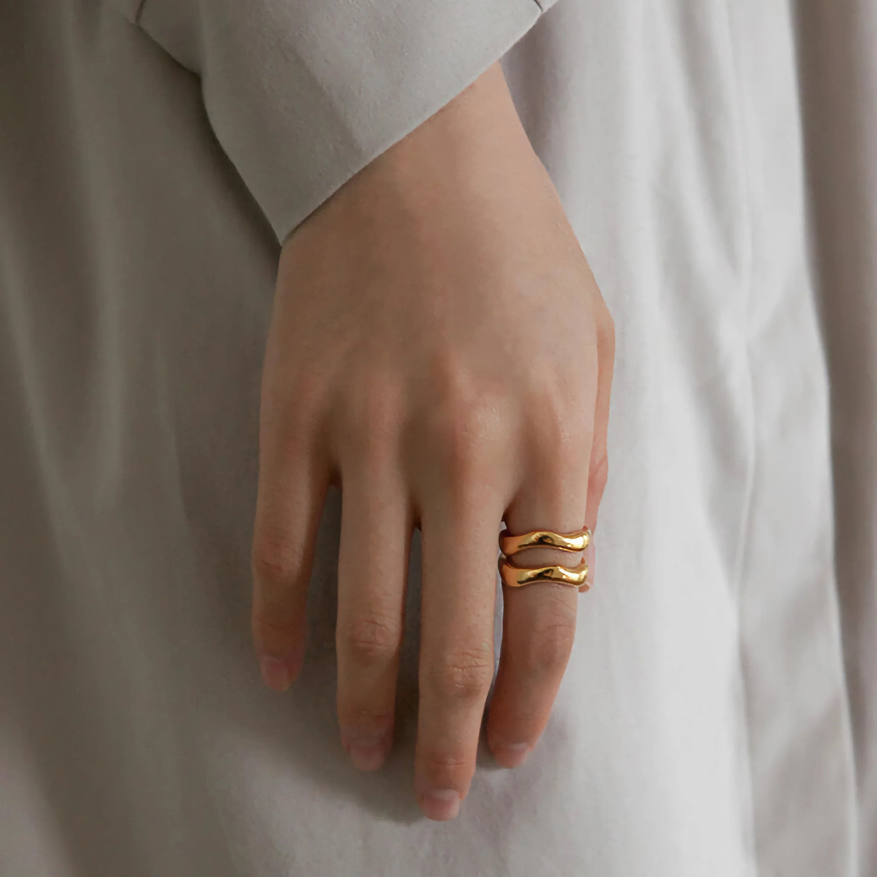 Lunaria Gold Wave Ring