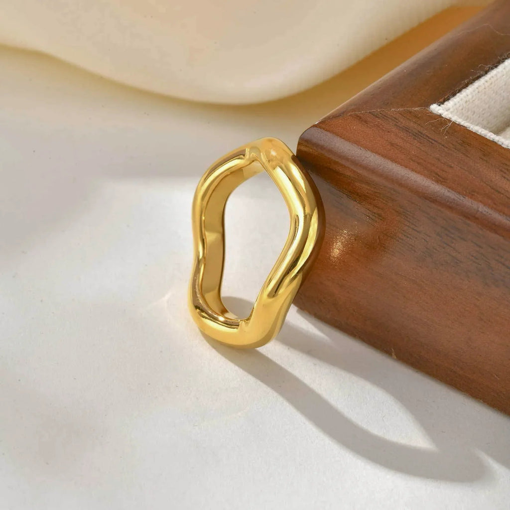 Lunaria Gold Wave Ring