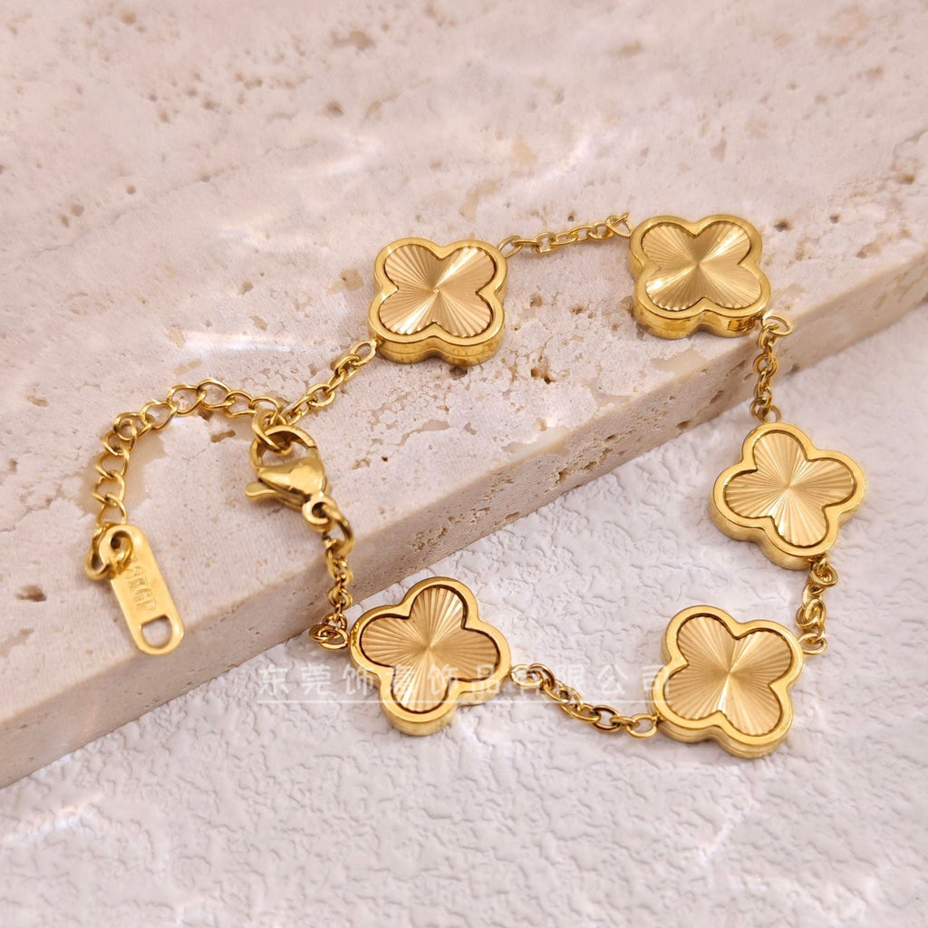 Lucky Four-Leaf Clover Exquisite Bracelet