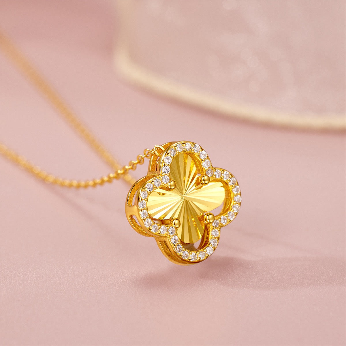Lucky Four-Leaf Clover Exquisite Necklace