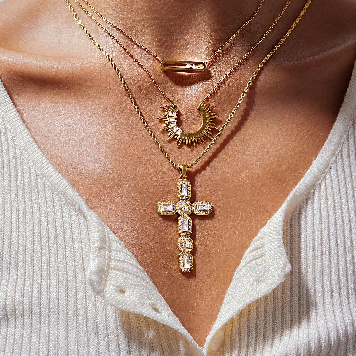 Abby Sculpted Gold Pendant