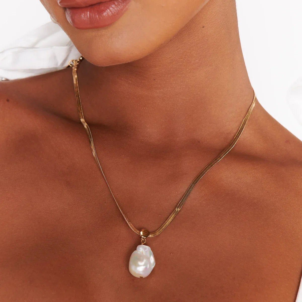 Glorietta Herringbone Pearl Necklace