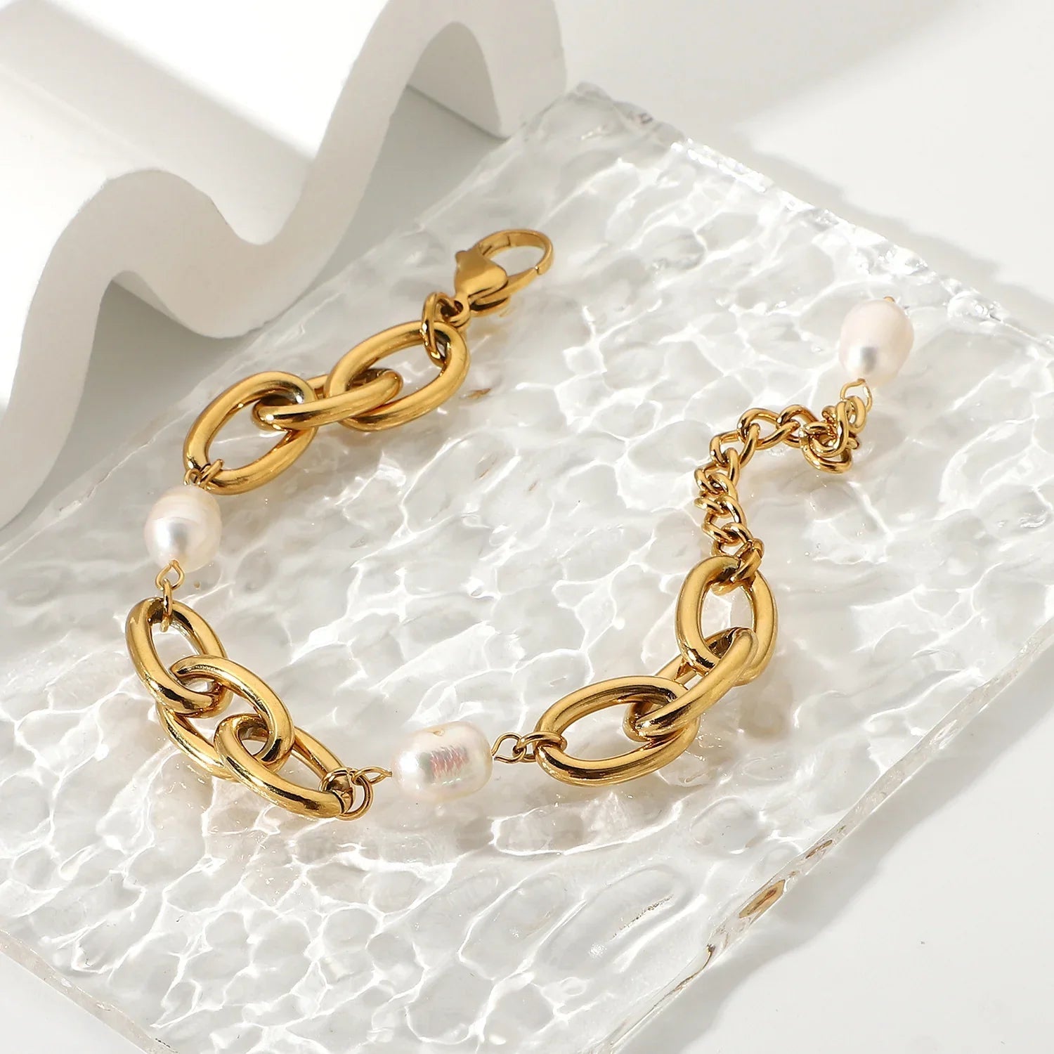 Serafina Freshwater Pearl Bracelet