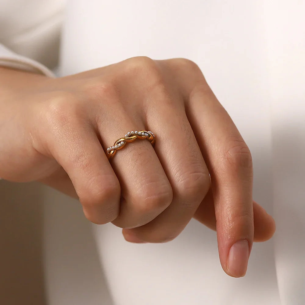 Vivienne Freshwater Pearl Ring
