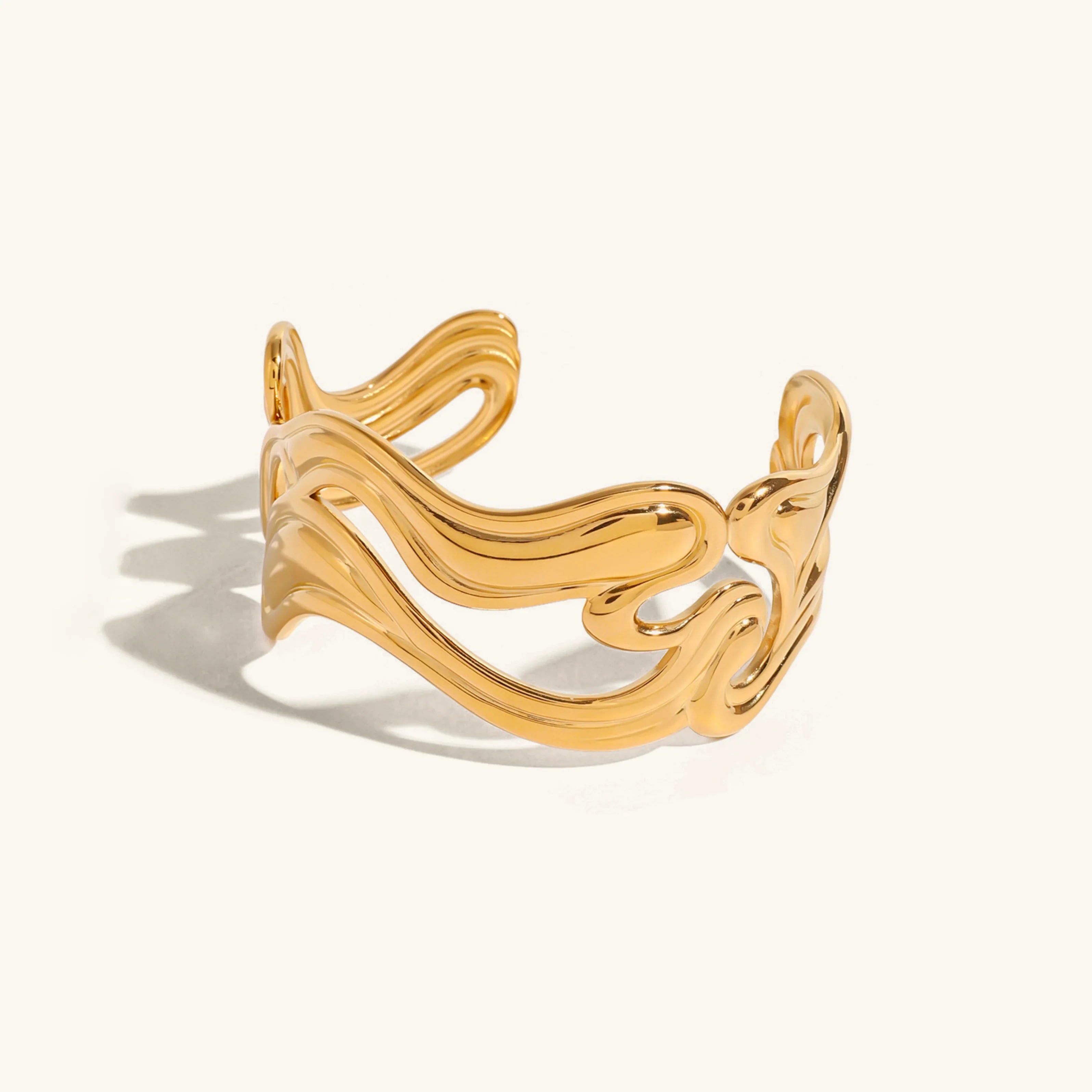 Anissa Wavy Gold Bracelet