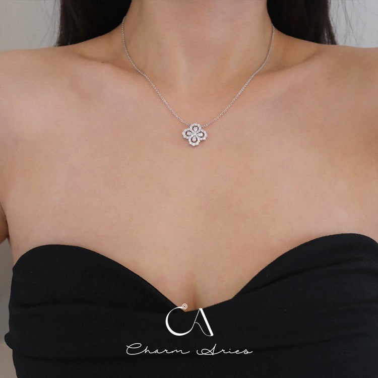 CLOVER 15MM BLUE CHALCEDONY NECKLACE SILVER