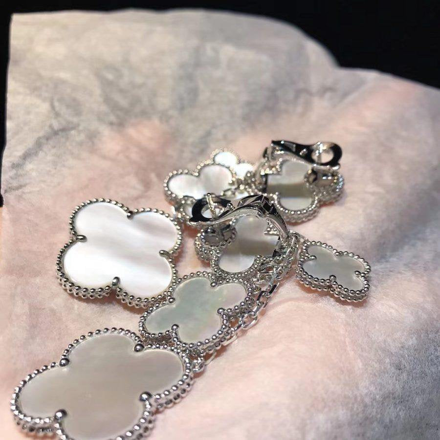 [AuraEcho]CLOVER EARRINGS WHITE MOP 4 MOTIFS SILVER